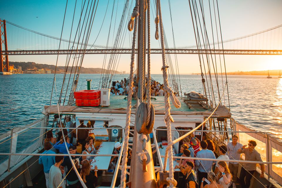 Lisbon: Day Boat Party With Live DJ and Night Club Entry - Scenic Views of Lisbon