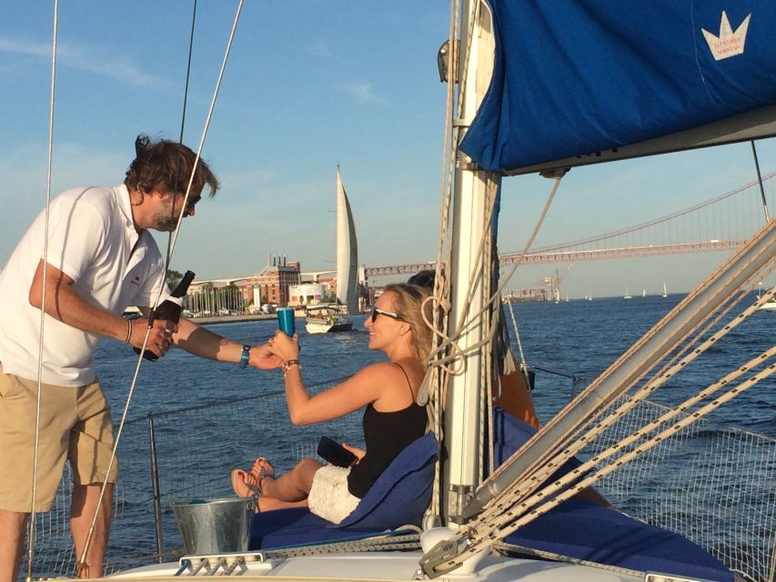 Lisbon: Private Sunset Sailing Tour With Champagne - Customer Reviews