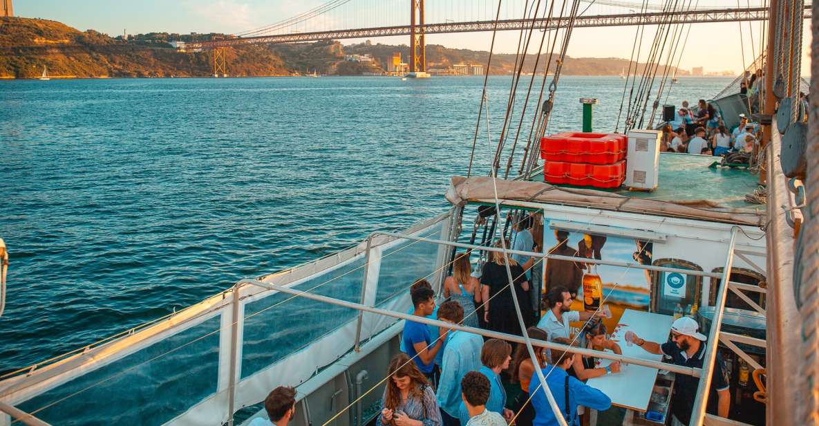 Lisbon: Sunset Boat Party With Live DJ and Night Club Entry - Onboard Entertainment Options