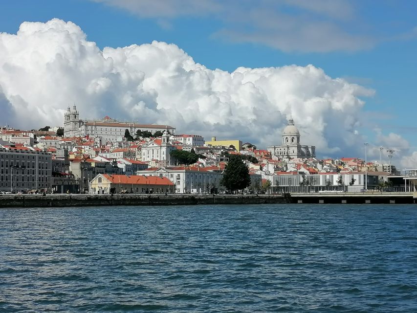 Lisbon: Tejo River Tour From Bom Sucesso to Praça Do Comércio - Inclusions and Exclusions