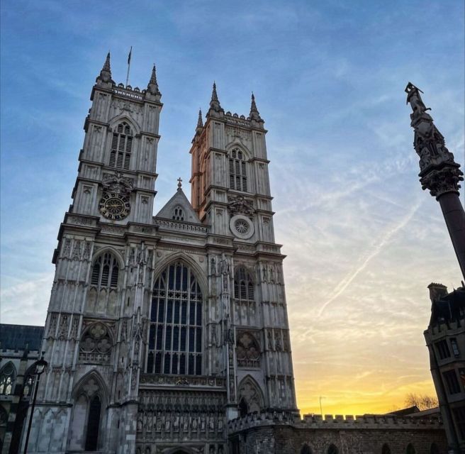 London: Guided Walking Tour With Changing of the Guard - Meeting Point and Logistics