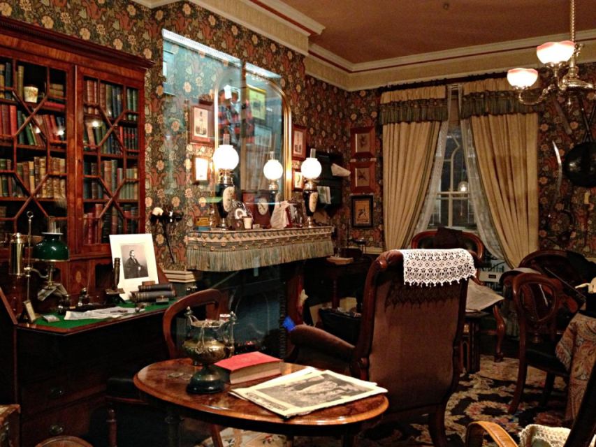 London: Sherlock Holmes Museum & Westminster Walking Tour - What to Bring