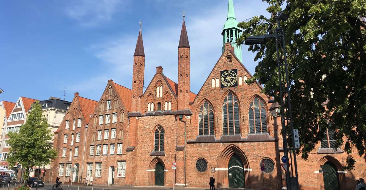 Lübeck: Backyards and Town Houses Private Guided Tour - Tour Schedule