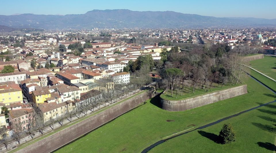 Lucca: Renaissance City Walls Walking Tour - Accessibility Features