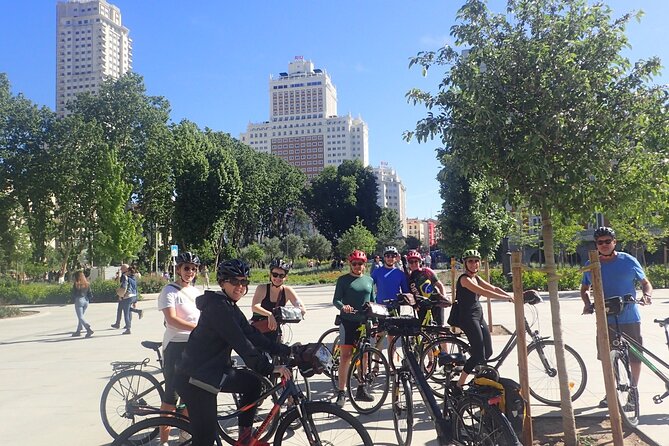 Madrid City Tour | Regular Bike | Reduced Groups - Meeting Point Details