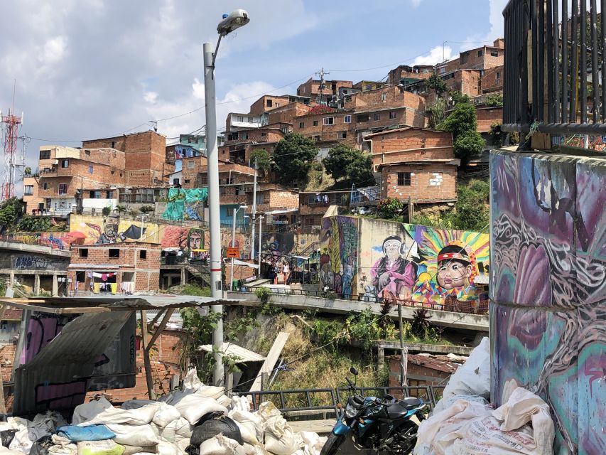 Medellín: Private Comuna 13 Street Art Tour - Local Interactions