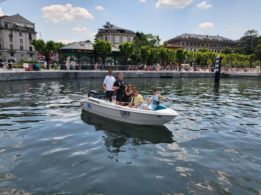 Motor Boat 40 Hp Without a License and Autonomous Driving - Boat Rental Location