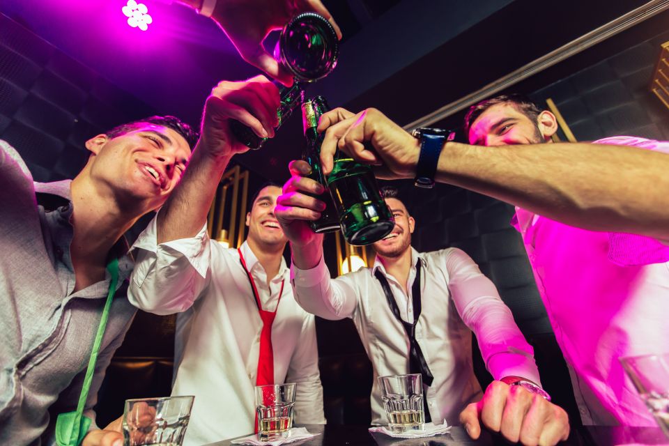 Munich: Bachelor(Ette) Party With Pub Crawl - Drinking Experience and Partying