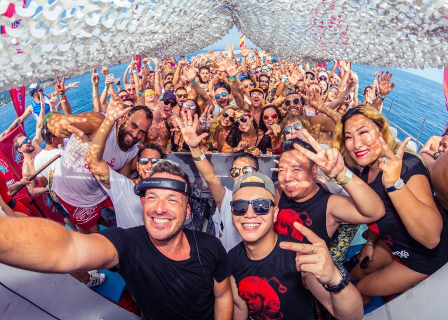 Mykonos: Rhenia & Little Venice Cruise With Snacks & Drinks - Food and Beverage Options