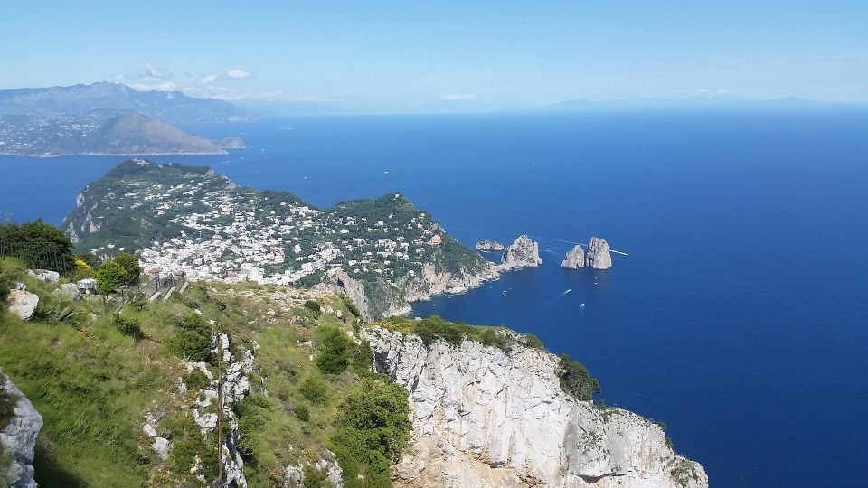 Naples: Capri Island by Hydrofoil - Navigating Capris Narrow Streets