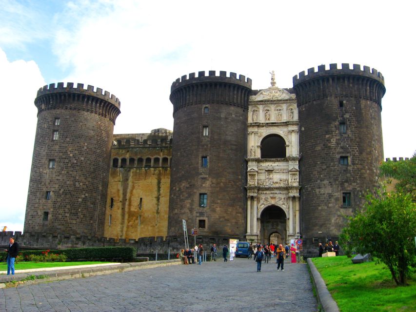 Naples Walking Tour & Baba Cake Tasting - Panoramic Views of Vesuvius