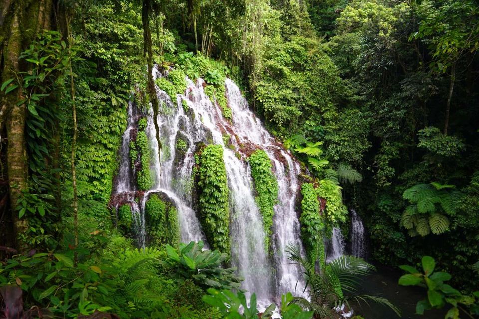 North Bali: Full-day Highlights Instagram Tour - Ulun Danu Beratan Temple