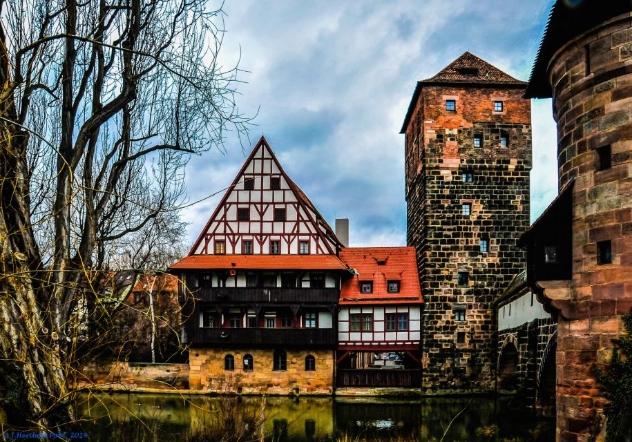 Nuremberg: Private Tour With a Local Guide - Guides Knowledge and Engagement