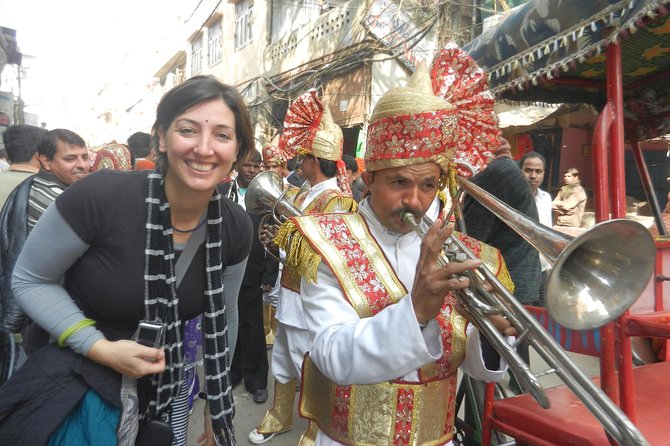 Old Delhi Food, Heritage&Cultural Walk With Rickshaw Ride to Masterji Kee Haveli - Sampling Delectable Local Delicacies