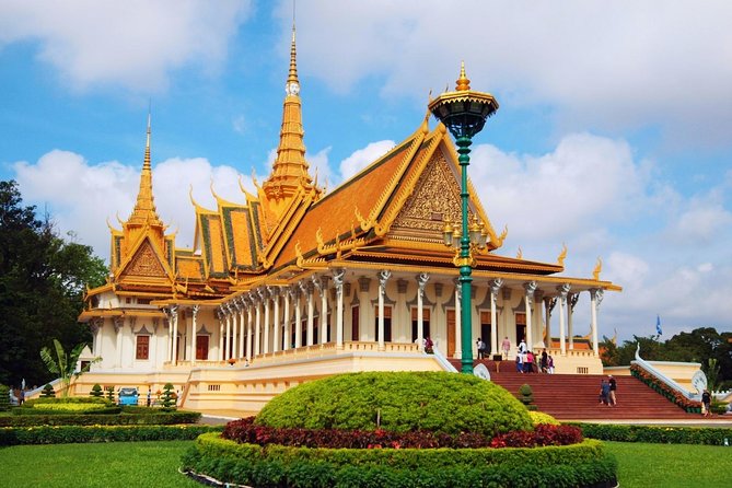 One Day Private Guide Tours History in Phnom Penh Incl. Admission - Customer Reviews and Feedback