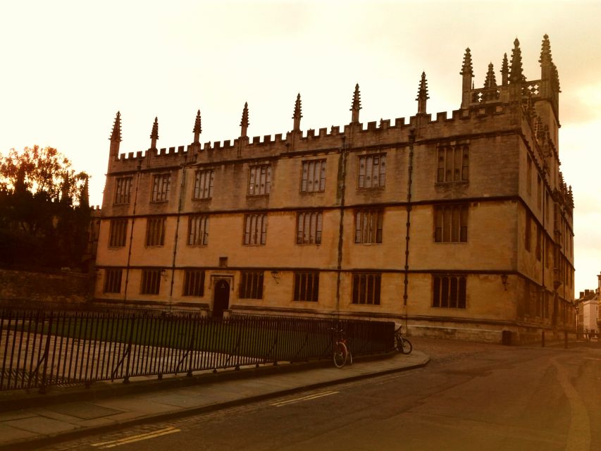 Oxford: University Tour for Prospective Students - College Access and Restrictions