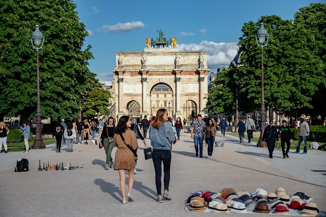 Paris Louvre PRIVATE TOUR With a Local PRIVATE Guide - Guest Information Requirements