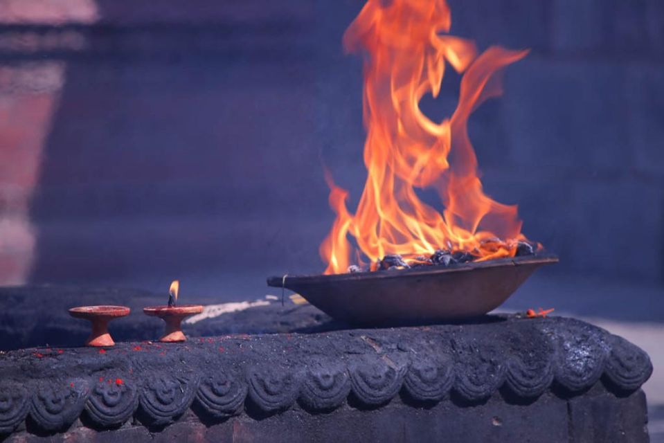 Pashupatinath Aarti Tour 3 Hours Evening - Aarti Ceremony Explained
