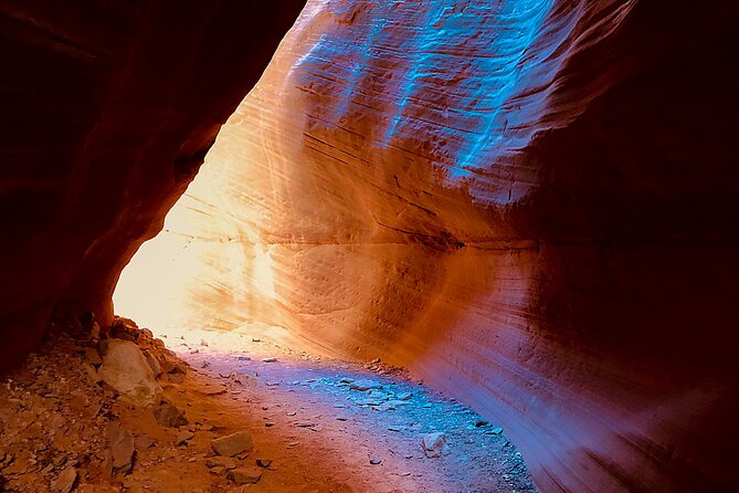 Peekaboo Slot Canyon 4WD Tour - Scenic Views and Geology