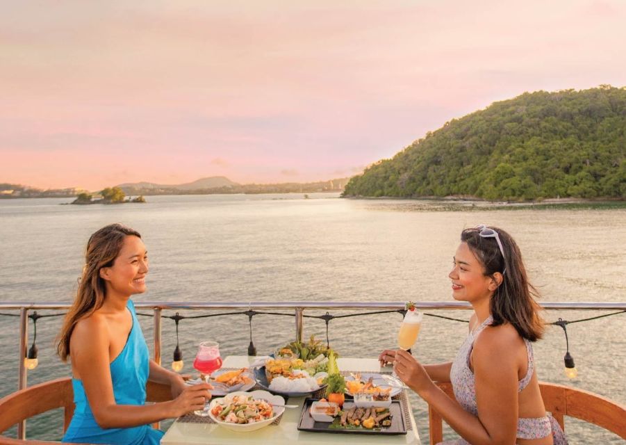 Phuket Ko Sire: Cruise With Live Music and 4-Course Dinner - Listening to Live Music