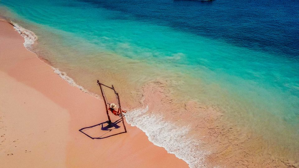 Pink Beach and Southeast Gili Islands Full Day Private Tour - Relax on the Shores