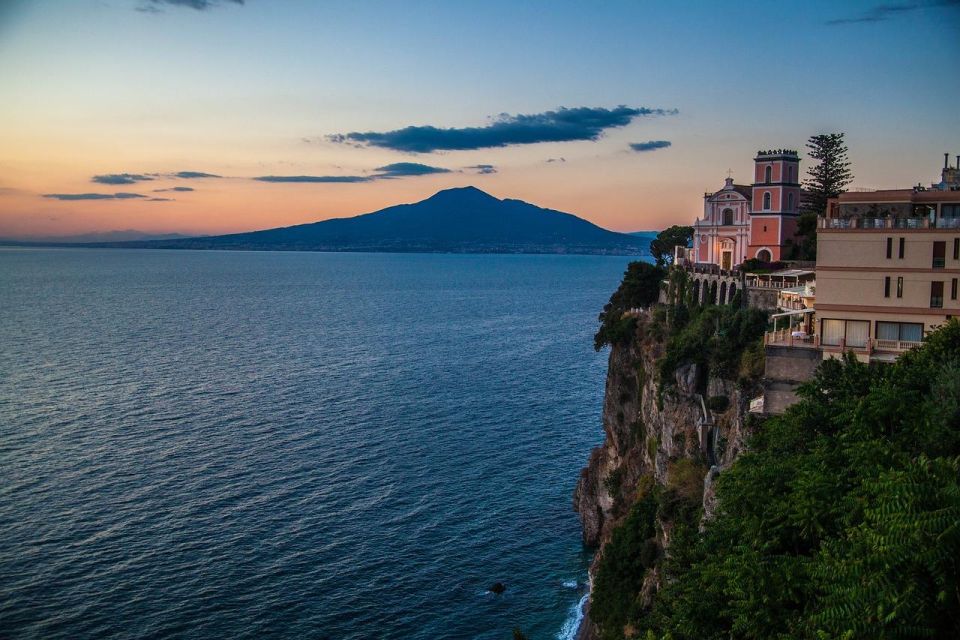 Pompeii and Amalfi Coast Private Tour From Naples - Choosing Towns Along the Coast