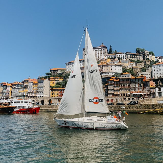 Porto: Shared Douro River Sunset Cruise With Welcome Drink - Enjoying the Sunset