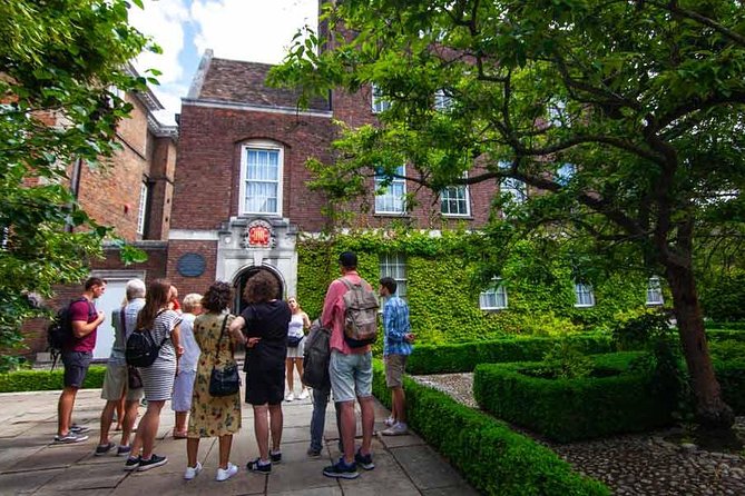 Private 2-Hour Cambridge Walking Tour With University Alumni Guide - Accessibility Information