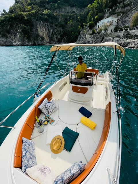 Private Boat Tour of the Island of Capri - Tour Highlights