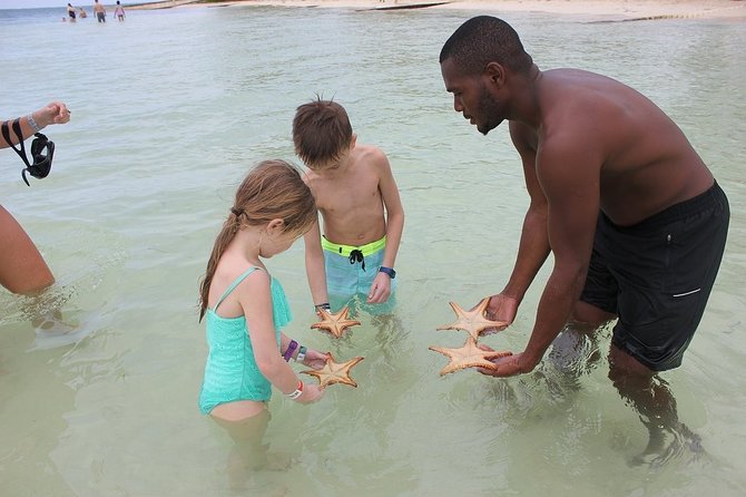 Private Half Day Stingray City, Snorkeling and Starfish Beach Tour - Boat Trip to Stingray City