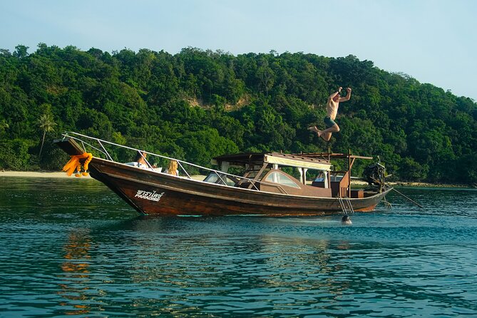 Private Pig Island & Koh Taen Luxury Longtail Tour - Meeting Point Logistics