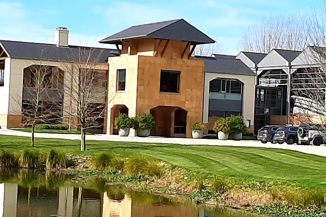 Private Prestigious Wine Tour in Napier - Transportation and Comfort