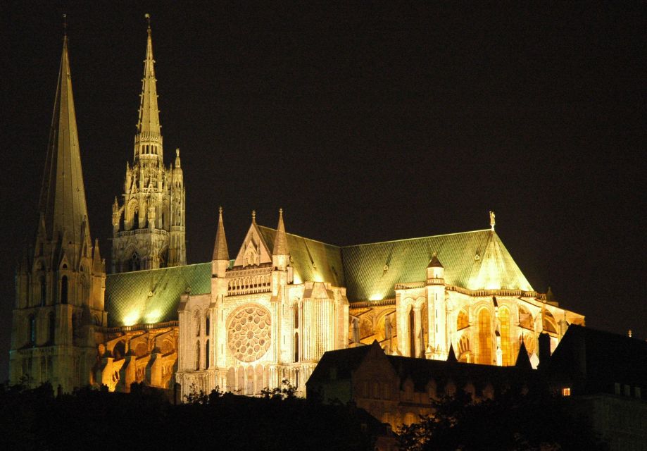 Private Tour of Chartres Town From Paris - Exploring Chartres Historic Center