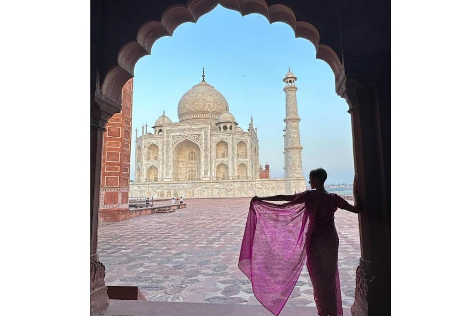 Private:Taj Mahal Guided Tour - Group Experience