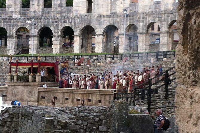 Pula Walking Tour - Children Accompaniment