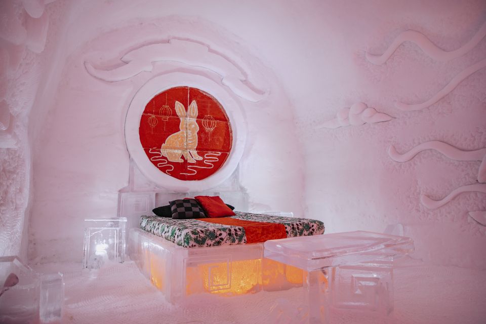 Quebec City: Hotel De Glace Overnight Experience - Exploring the Ice Sculptures