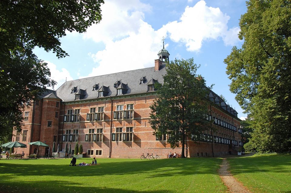 Reinbek Castle & Ahrensburg Palace Trip by Car From Hamburg - Important Details