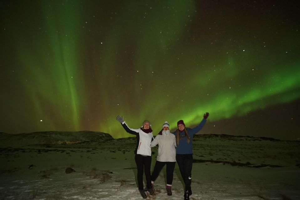 Reykjavik: Northern Lights Minibus Tour With Hot Chocolate - Conditions and Guarantees