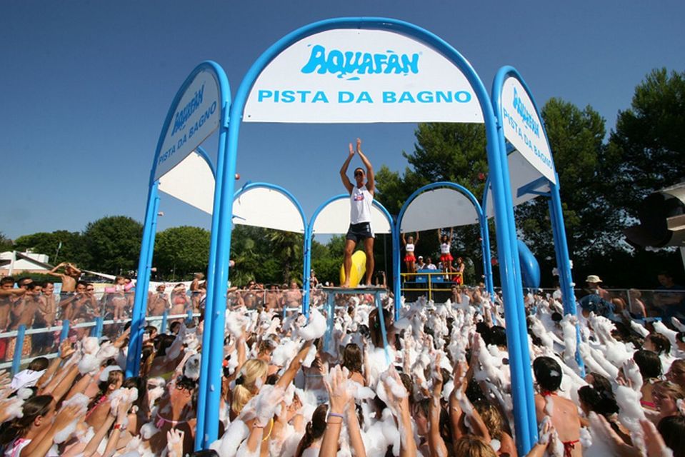 Riccione: Aquafan Open Date Entrance Ticket - Dining Options Available