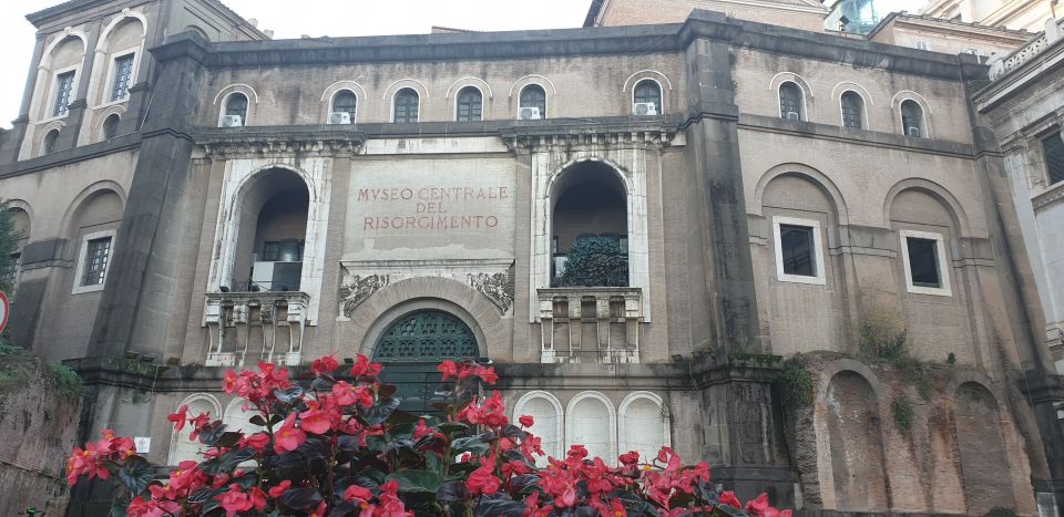 Rome: Palazzo Venezia Reserved Entrance With Museum - Audio Guides and Multimedia Features