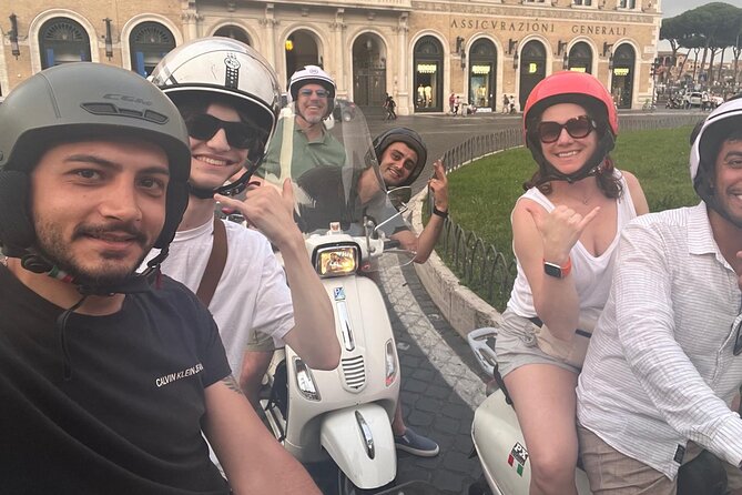 Rome Vespa Tour With Pro Photographer - Unique Features of the Tour