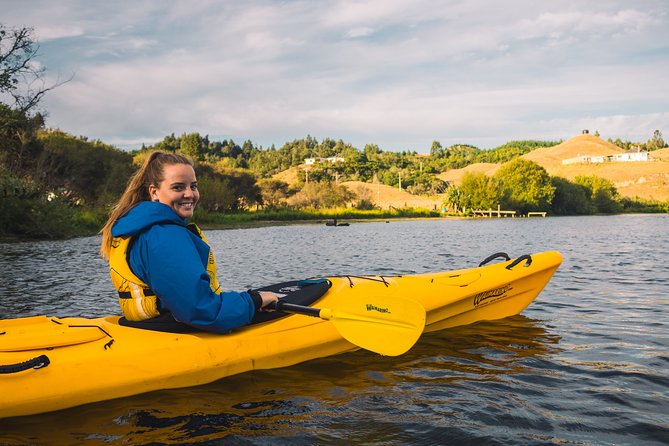 Rotorua: Evening Starlight Kayak Tour With Glowworms - Included Features and Amenities