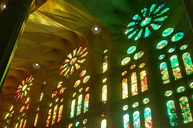 Sagrada Familia English Guided Tour & Optional Tower Access - Tower Access Details