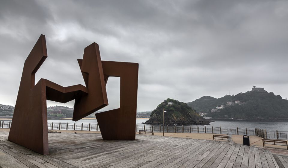 San Sebastian: Chillida Leku Museum and City Tour - Free Cancellation and Reservation