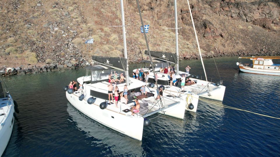 Santorini Catamaran Cruise With Swimming, Meal and Open Bar - Inclusions and Amenities