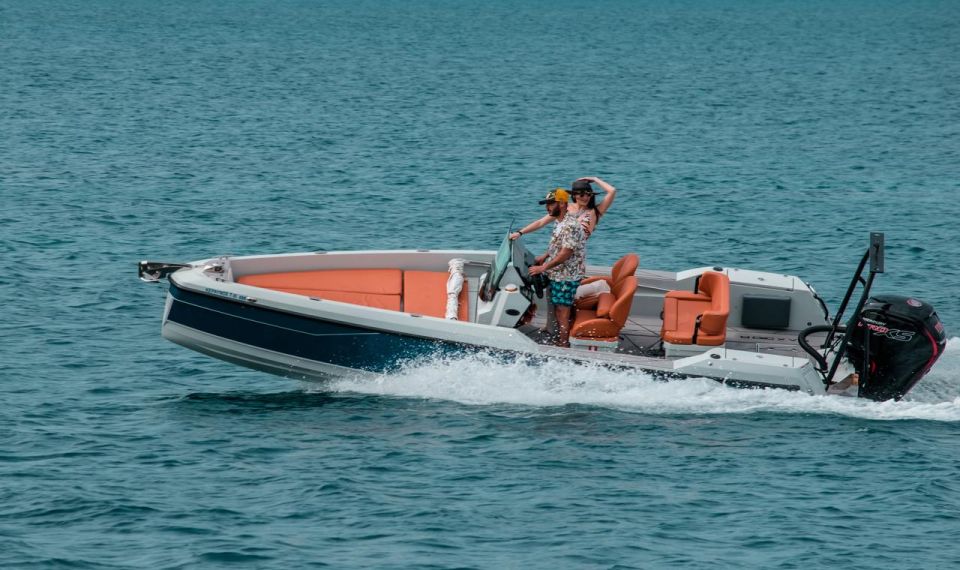 Santorini: Luxury Boat Rental With License - Boat Specifications and Features