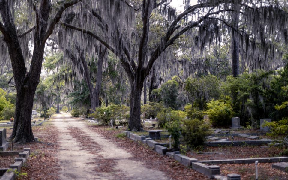 Savannah Outdoor Escape Game: Ghost Hunt - Mercer Williams House Adventure