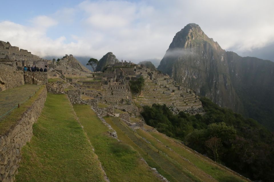 Short Inca Trail Trek to MachuPicchu - Premium Tour - Day 1: Begin the Short Inca Trail