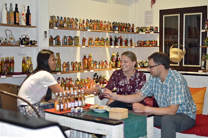 Siem Reap Food Tour by Vespa - Group Size and Accessibility