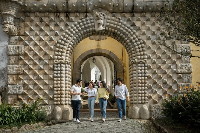 Sintra With Pena Palace & Cabo Da Roca Hiking From Lisbon - Meeting and End Points